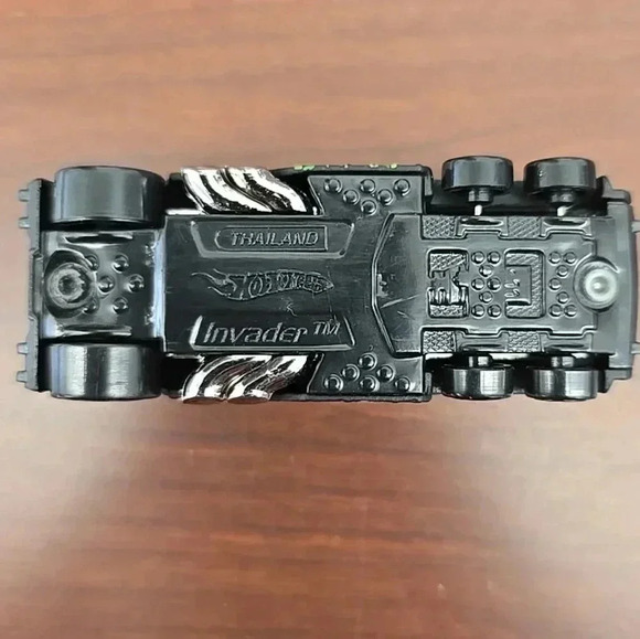 Hot Wheels  Invader Black Thailand - Picture 8 of 8